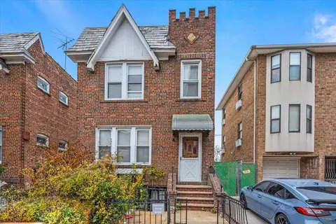 35-12 29th St, New York, NY 11106