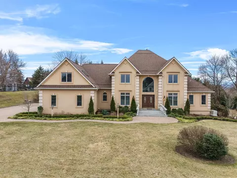 26 Carmel Hts, Wappinger, NY 12590