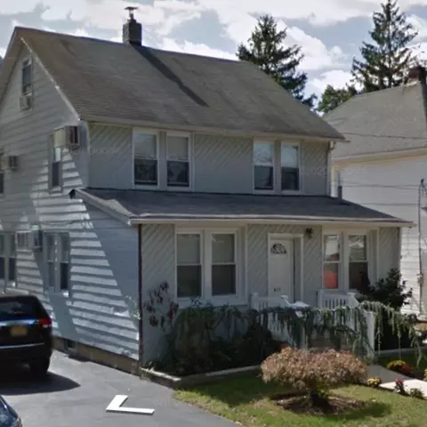 873 Court Rd, Franklin Square, NY 11010