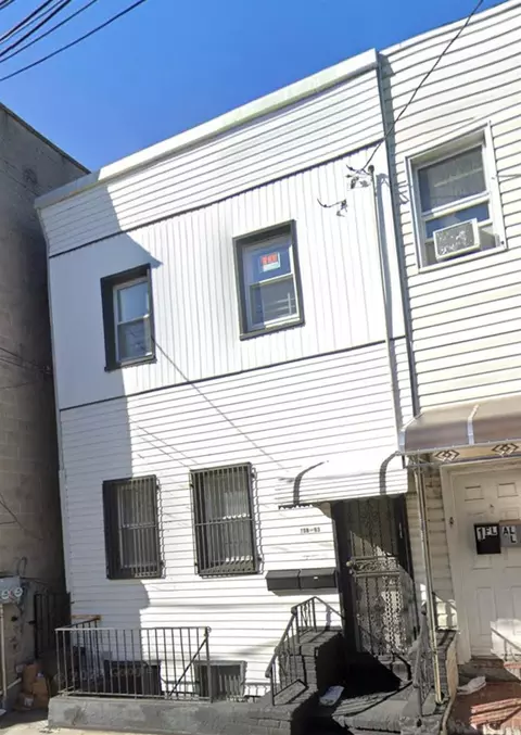 168-63 93 Ave, New York, NY 11433