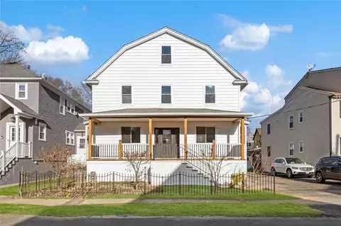 7 Oak St, Harrison, NY 10528