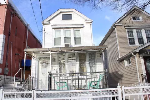 13211 131st Ave, New York, NY 11420