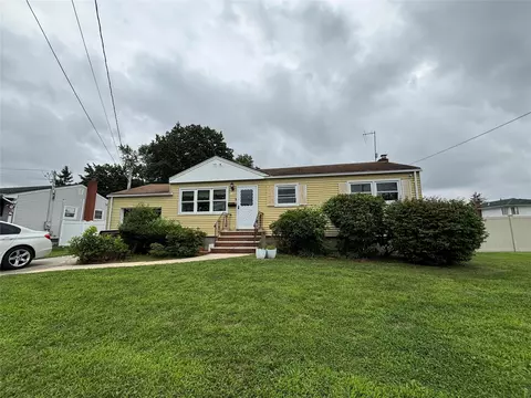1150 America Ave, West Babylon, NY 11704