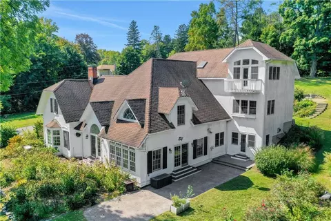 18 Downing Ave, Newburgh, NY 12550