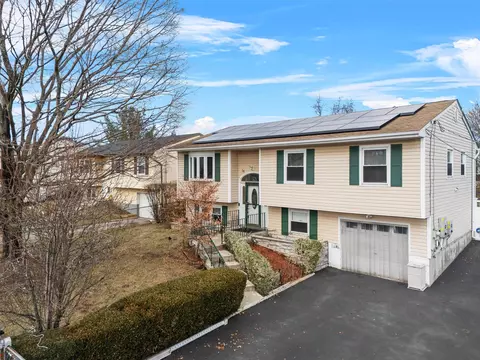 14 Academy St, Beacon, NY 12508