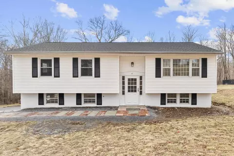 41 Martin Rd, East Fishkill, NY 12533