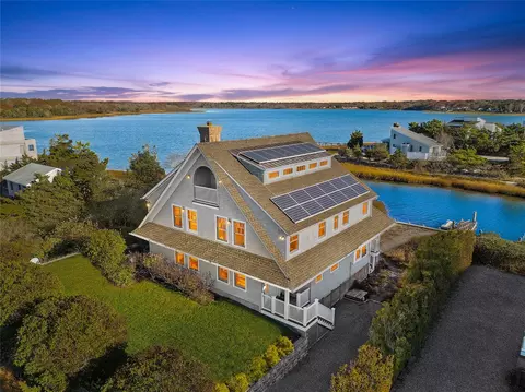 70 Cold Spring Point Rd, Southampton, NY 11968
