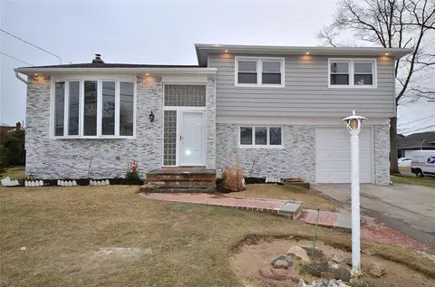 668 Jeffrey Dr, Baldwin, NY 11510