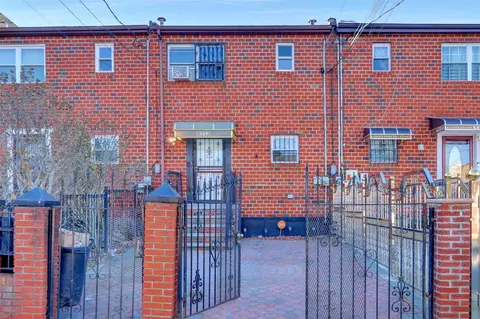 534 Warwick St, Brooklyn, NY 11207