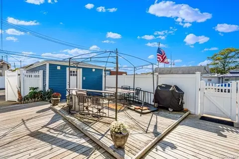 99-23 Russell St, New York, NY 11414