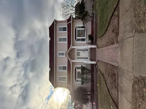 810 Wallace Ave, Baldwin, NY 11510