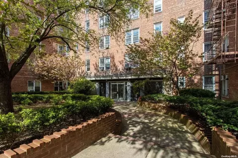 62-59 108th St #6A, Forest Hills, NY 11375