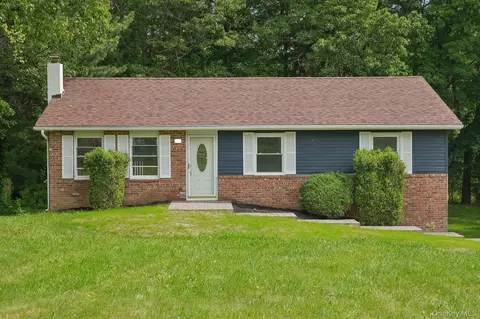 13 Sharon Dr, Lloyd, NY 12528
