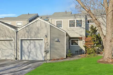 274 Horseshoe Cir, Ossining, NY 10562