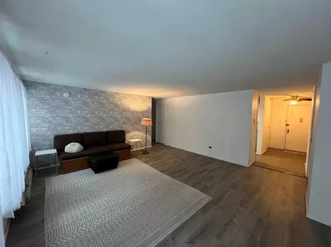 77 Fulton St #2J, New York, NY 10038