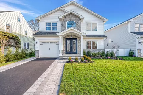 8 Violet Ave, North Hempstead, NY 11501