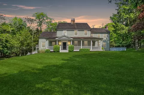 2766 Noyack Rd, Sag Harbor, NY 11963