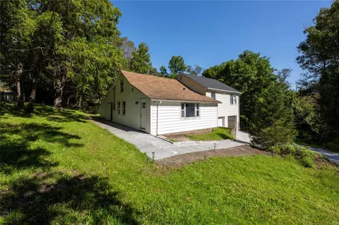 257 White Pond Rd, Stormville, NY 12582