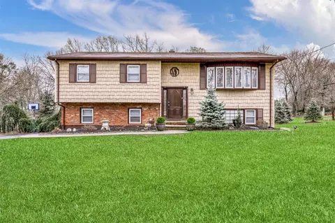 9 Ackerman Ave, Ramapo, NY 10901