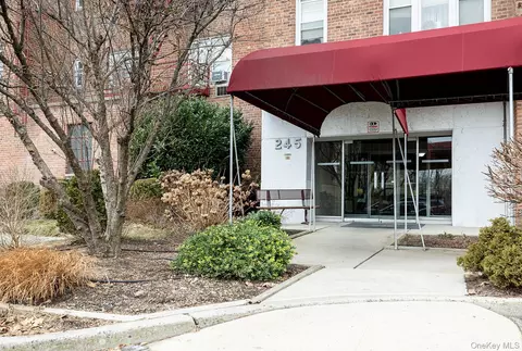 245 Rumsey Rd #7O, Yonkers, NY 10701