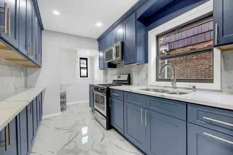 133-25 228th St, New York, NY 11413