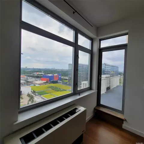 40-28 College Point Blvd #PH111, Flushing, NY 11354