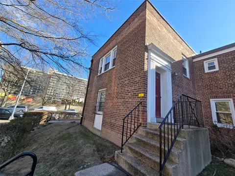 147-60 Charter Rd #40E, Briarwood, NY 11435