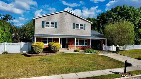 1 Birch Ct, Lake Grove, NY 11755