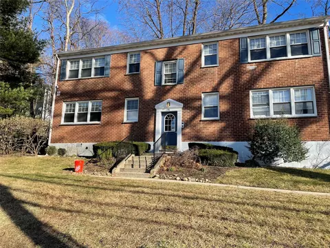 196 Underhill Ave #1A, Harrison, NY 10604