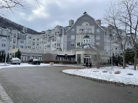 1121 Round Pointe Dr, Haverstraw, NY 10927