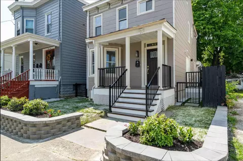 61 Beacon St, Newburgh, NY 12550