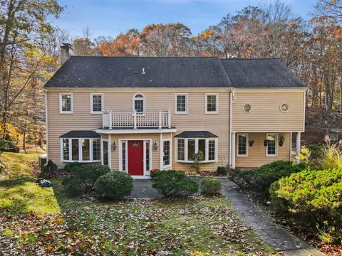 22 Twin Fawn Ln, Pound Ridge, NY 10576