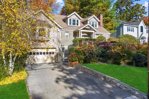 30 Bonnie Way, Larchmont, NY 10538