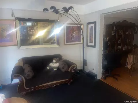 11542 147th St, New York, NY 11436