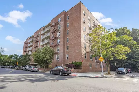 68-20 Selfridge St #6F, New York, NY 11375
