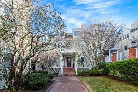 51 Forest Ave #33, Greenwich, CT 06830