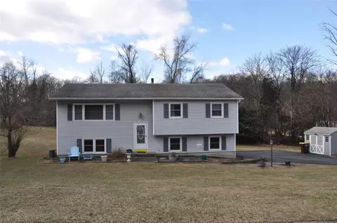 61 Hunt Dr, Florida, NY 10921