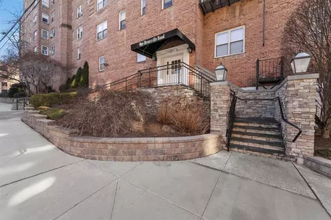 1 Bronxville Rd #5F, Yonkers, NY 10708