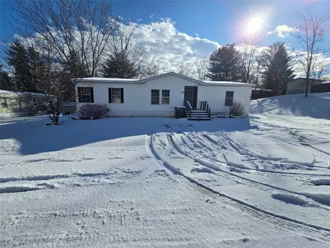 24 Birch Ln, Mamakating, NY 12721