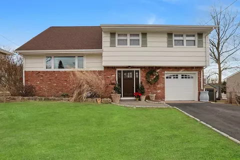 5 Crestwood Rd, Ramapo, NY 10901