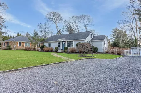 250 Oak Rd, New Suffolk, NY 11956