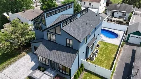 2726 Clarendon Ave, Bellmore, NY 11710