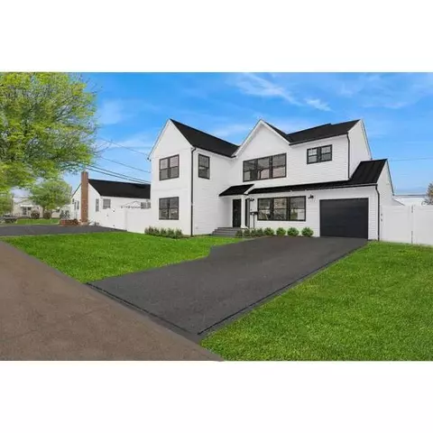 39 Devon Rd, Bethpage, NY 11714