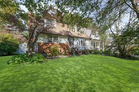 239 Curtin Ave, West Islip, NY 11795