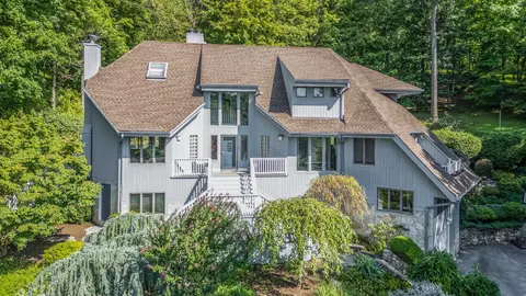 471 Chappaqua Rd, Mount Pleasant, NY 10510