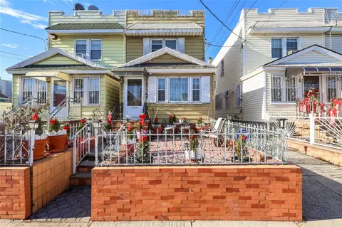 9422 124th St, South Richmond Hill, NY 11419