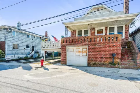 31 Rochester Ave, East Atlantic Beach, NY 11561