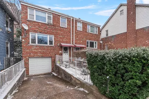 1562 Hutchinson River Pkwy, New York, NY 10461