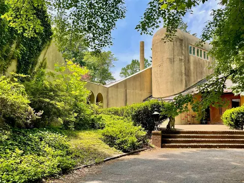 6 Hidden Pond, Glen Head, NY 11545