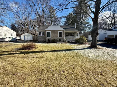 14 Henmond Blvd, Arlington, NY 12603